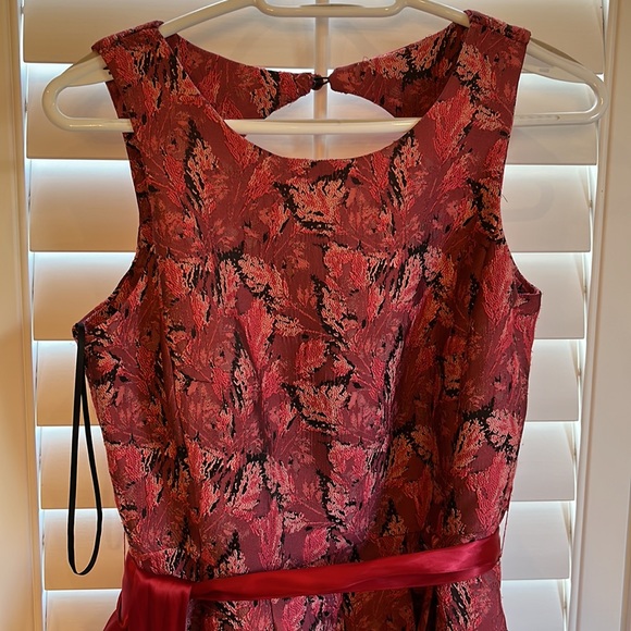 Beautiful pink dress - Picture 2 of 4